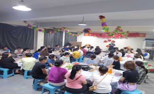 21.藥業(yè)公司舉辦全員團建活動現(xiàn)場_副本.jpg 21.藥業(yè)公司舉辦全員團建活動現(xiàn)場_副本.jpg