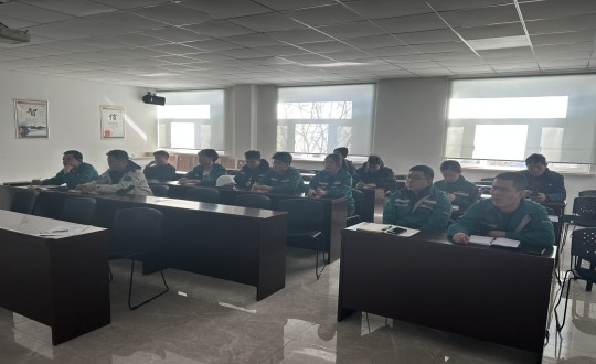 8.裝配式總公司中車風(fēng)電塔筒技藝交底會議現(xiàn)場(處理下圖片質(zhì)量)_副本.jpg 8.裝配式總公司中車風(fēng)電塔筒技藝交底會議現(xiàn)場(處理下圖片質(zhì)量)_副本.jpg