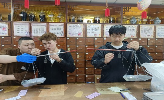 23.白城醫(yī)專國信健康產(chǎn)業(yè)學(xué)院學(xué)生到藥業(yè)公司實(shí)踐學(xué)習(xí)_副本.jpg 23.白城醫(yī)專國信健康產(chǎn)業(yè)學(xué)院學(xué)生到藥業(yè)公司實(shí)踐學(xué)習(xí)_副本.jpg