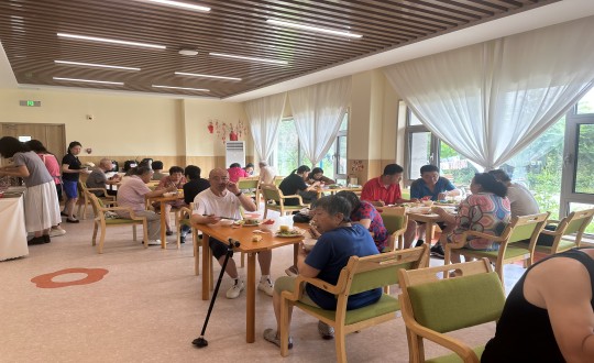 2024年8月10日，養(yǎng)老公司“親親鄰里食堂”盛大開(kāi)業(yè)_副本.jpg
