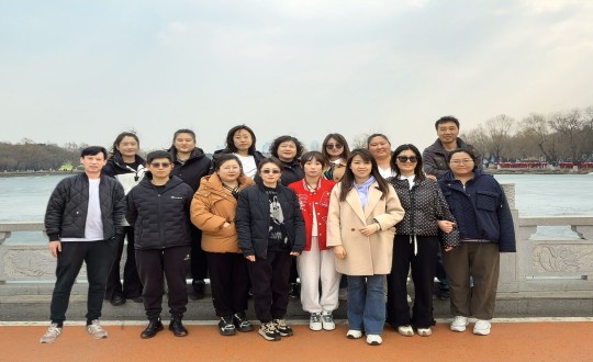 25.藥業(yè)公司團(tuán)建活動(dòng)合影_副本.jpg 25.藥業(yè)公司團(tuán)建活動(dòng)合影_副本.jpg