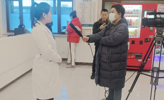 11.長春廣播電視總臺采訪醫(yī)療公司護士長韓宇_副本.jpg 11.長春廣播電視總臺采訪醫(yī)療公司護士長韓宇_副本.jpg